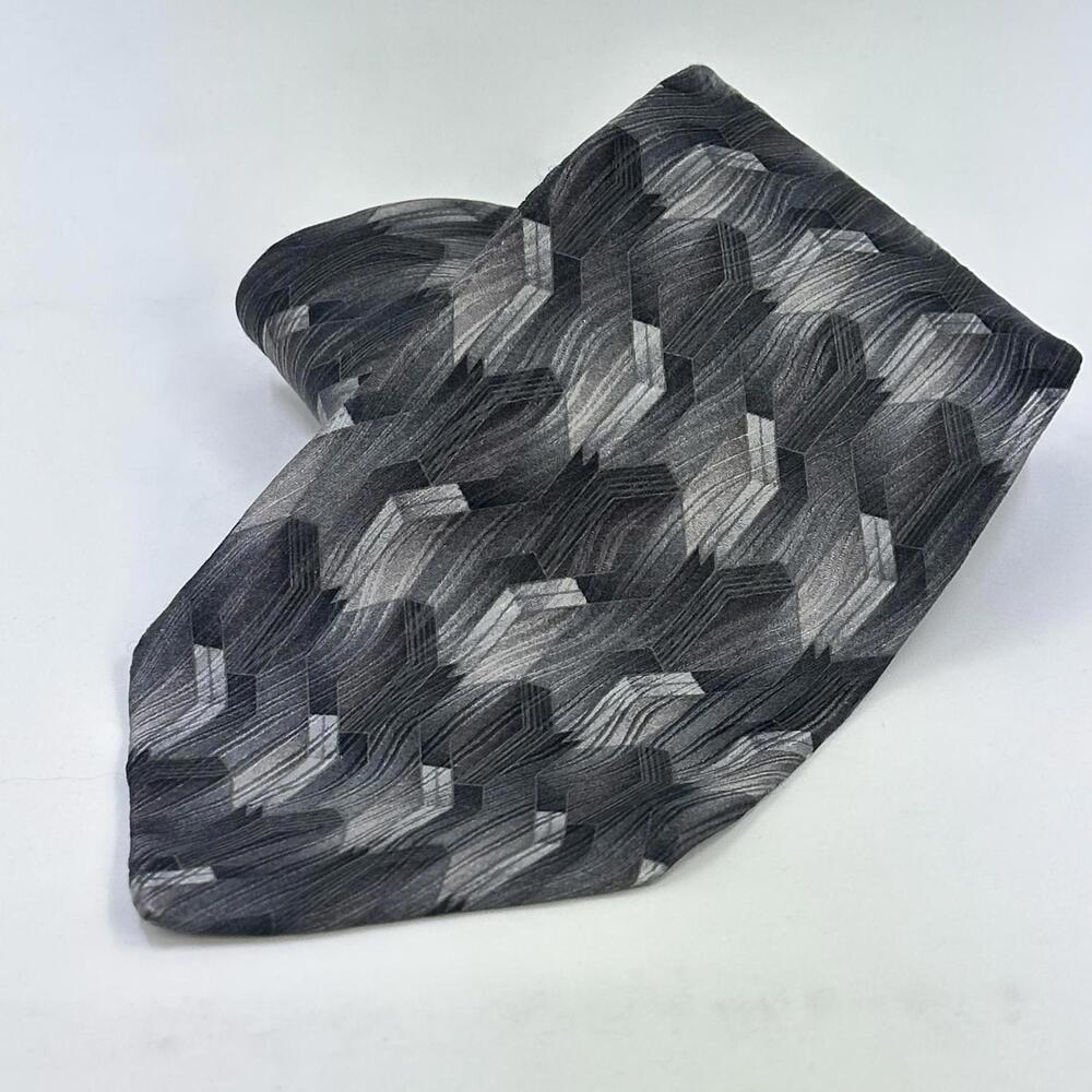 Milano Uomo Extra Long Silk Tie - Geometric Pattern in Black and Gray